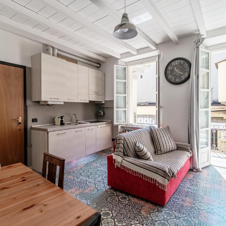 Love Urban Loft by "The House Of Travelers" - One-Bedroom Apartment - 48