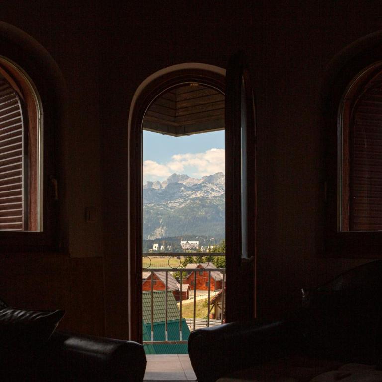Monte Durmitor - Suite with Mountain View - 17