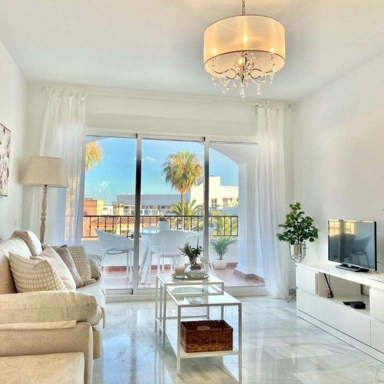 AP387 Alcazaba South View - Two-Bedroom Apartment - 9