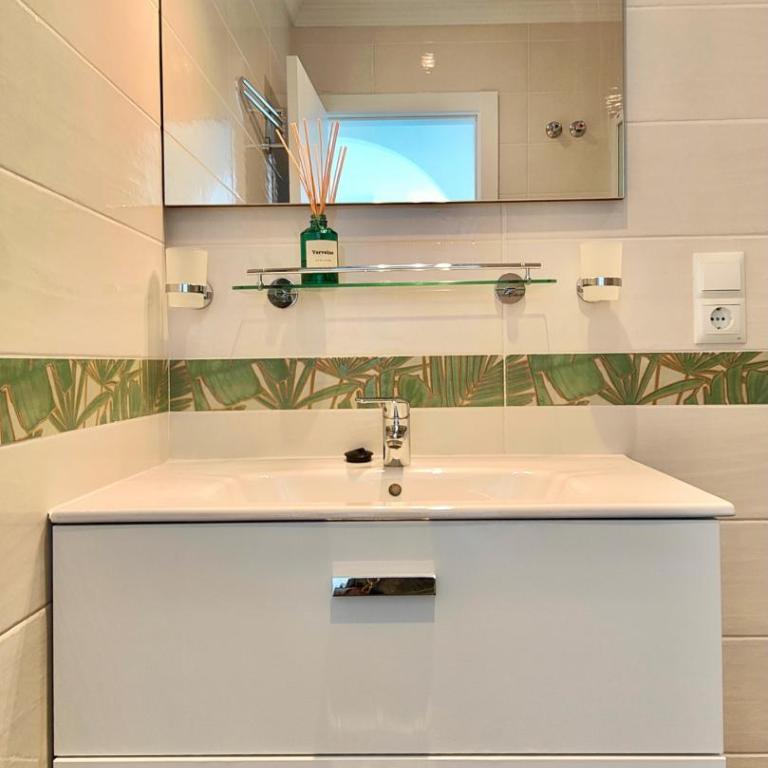 AP387 Alcazaba South View - Two-Bedroom Apartment - 24