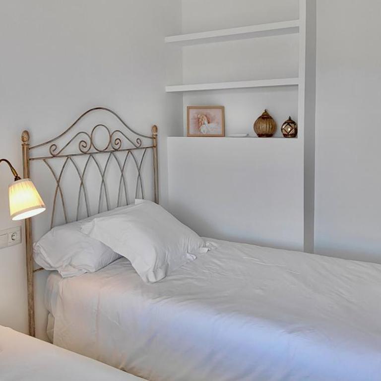 AP387 Alcazaba South View - Two-Bedroom Apartment - 27