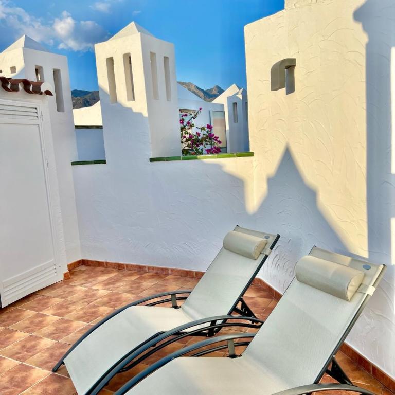 AP387 Alcazaba South View - Two-Bedroom Apartment - 35