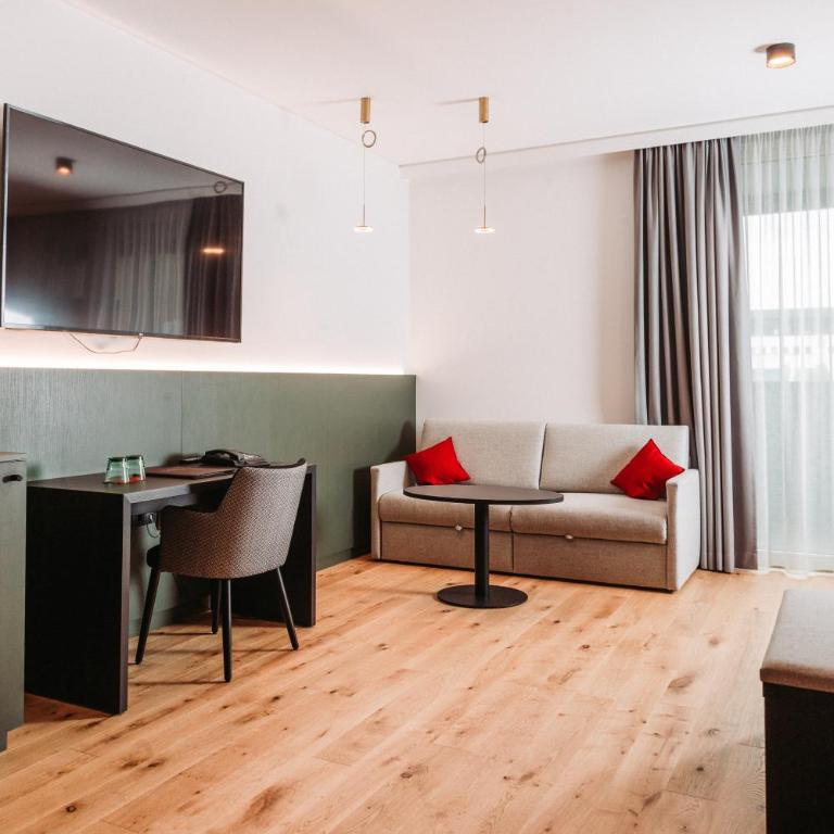 Hotel-Restaurant Das Grambacher I FREE PARKING I SELF CHECK-IN - Deluxe Doppel-/Zweibettzimmer mit Balkon - 1