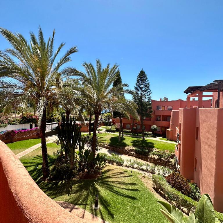 Alvarito Beach Marbella - EaW Homes - Two-Bedroom Apartment - 2