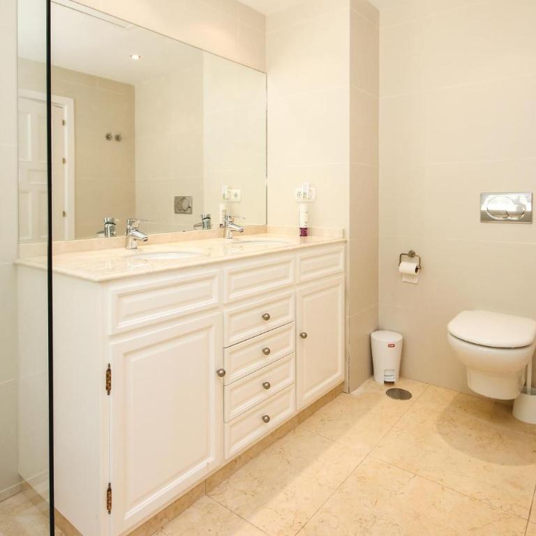 Beach Front Home In Marbella - Casa de 4 dormitorios - 27