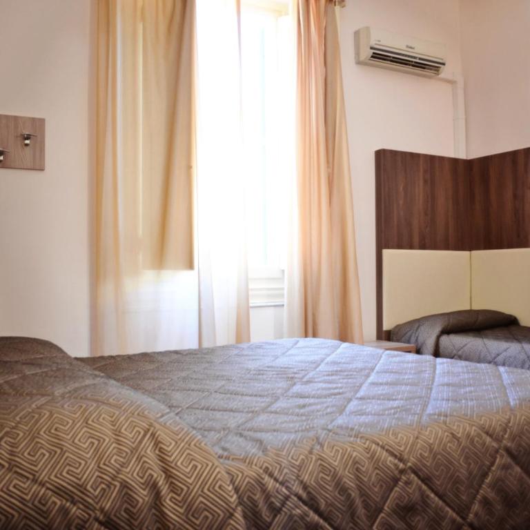Hotel Arno Bellariva - Camera Tripla Economy - 2
