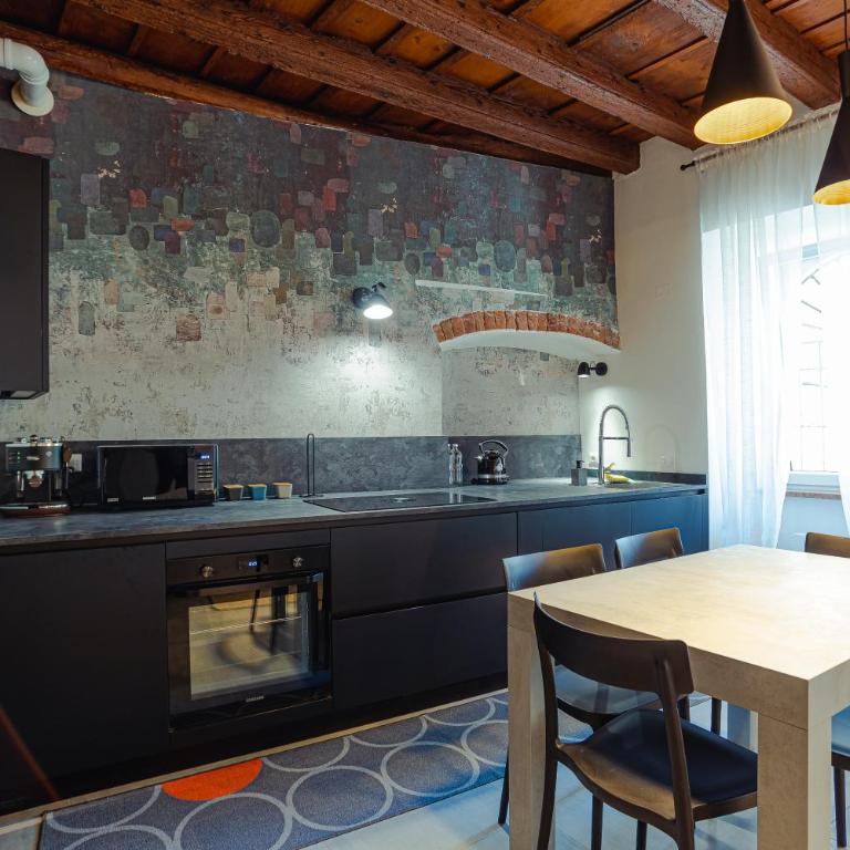 15th Century Loft - Verona City Centre - Deluxe Apartment - 3