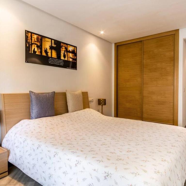 1st line exclusive apt in heart of the Golden Mile - Three-Bedroom Apartment - 24