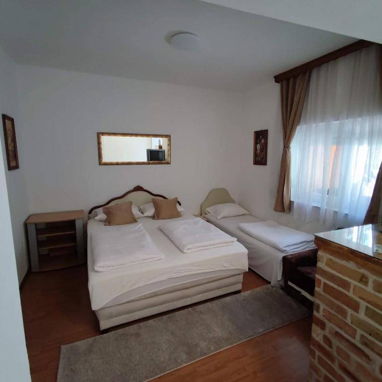 Apartments and rooms Lena - Family Room - 13