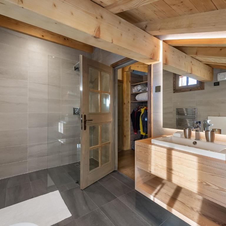 Chalet avec jacuzzi, proche des pistes, pour 10 personnes - Chalet 3 Chambres - 7
