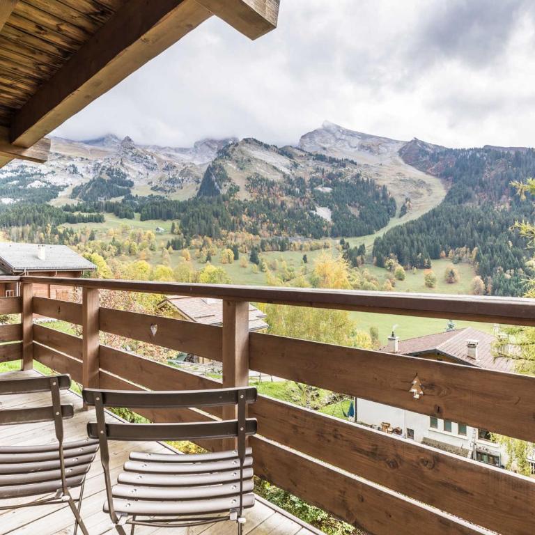 Chalet mitoyen 3 étoiles à La Clusaz, 500m des pistes, 10 pers, terrasse, cheminée, garage, WiFi - FR-1-459-186 - Chalet - 11