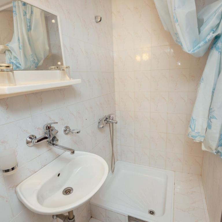 Radic Rooms - Double Room with Sea View - 8