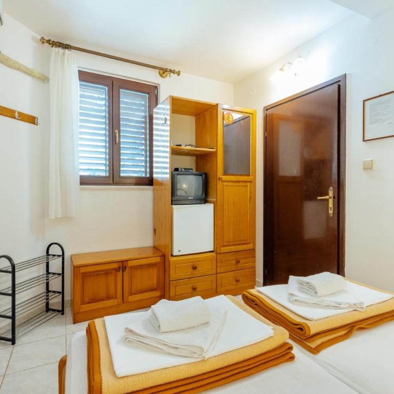 Radic Rooms - Standard Double Room - 4