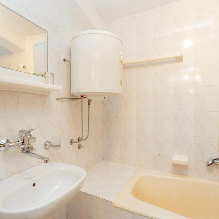 Radic Rooms - Budget Double Room - 3