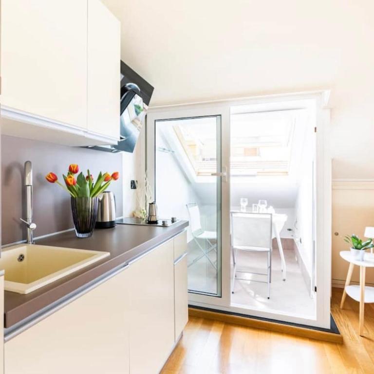 Fuga romantica - Mansarda chic con box privato & mare a 150m - One-Bedroom Apartment - 5