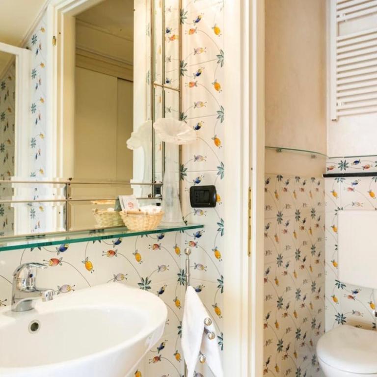 Fuga romantica - Mansarda chic con box privato & mare a 150m - One-Bedroom Apartment - 8