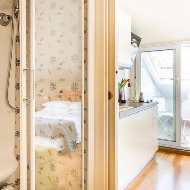 Fuga romantica - Mansarda chic con box privato & mare a 150m - One-Bedroom Apartment - 10