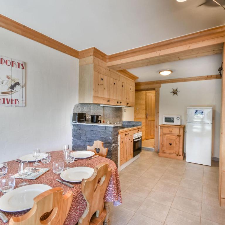 T3 + Coin Montagne Rénové Proche Centre, 6 Pers, Parking, Navettes Gratuites, Les Gets - FR-1-685-13 - Apartment - 9