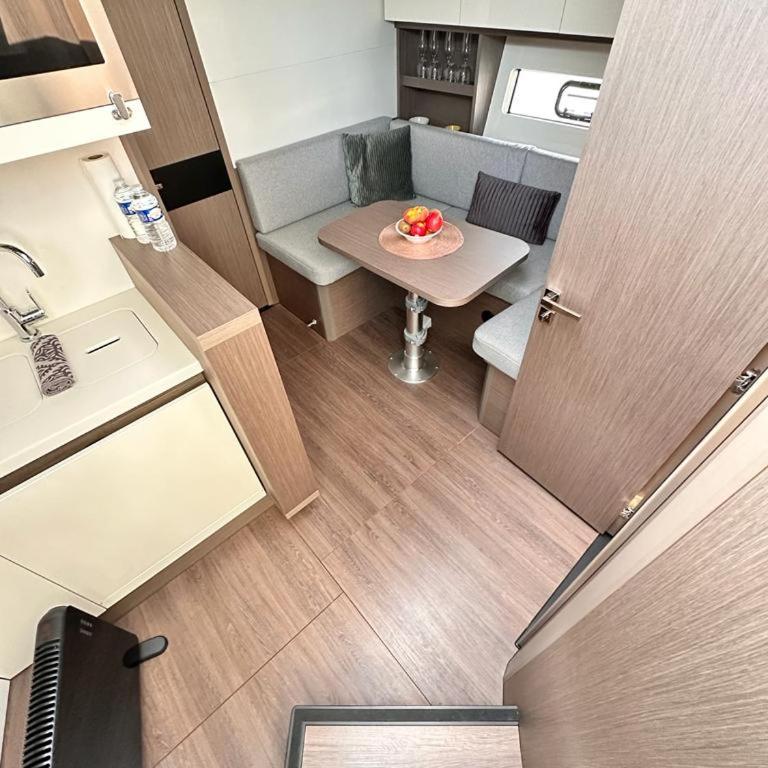 Puissance, Elegance et Style, Yacht à Deauville - Mobile Home - 10