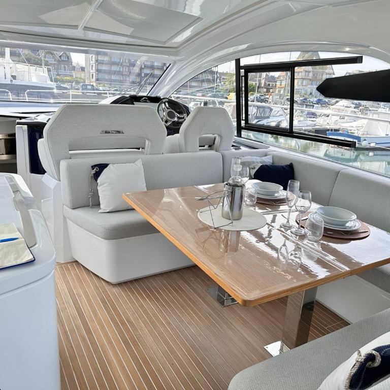 Puissance, Elegance et Style, Yacht à Deauville - Mobile Home - 18