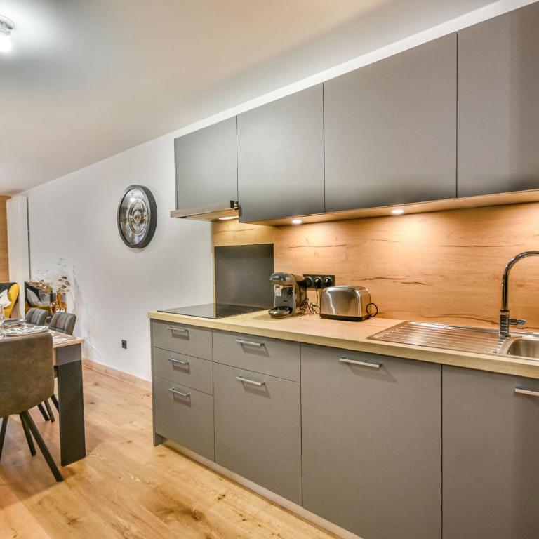 Appartement moderne T3 - Proche pistes et village - 6 pers - Parking - Ski room - Wifi - FR-1-685-65 - Appartamento - 9