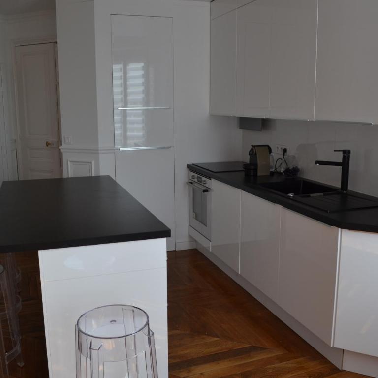 Appartement moulin rouge II - Apartment with Balcony - 8