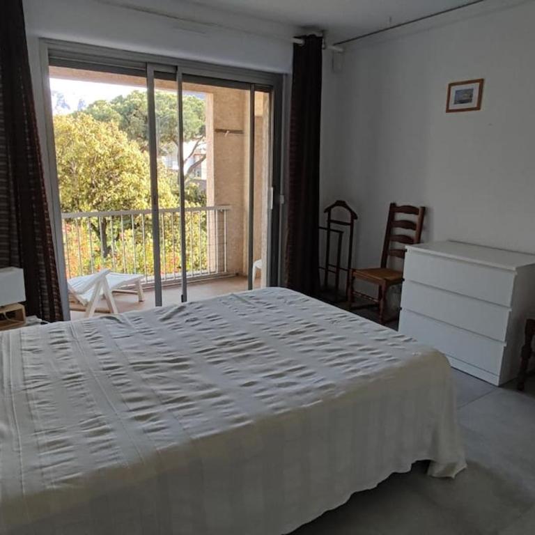 Calvi T3 climatisé 150 m plage - Appartement 2 Chambres - 11