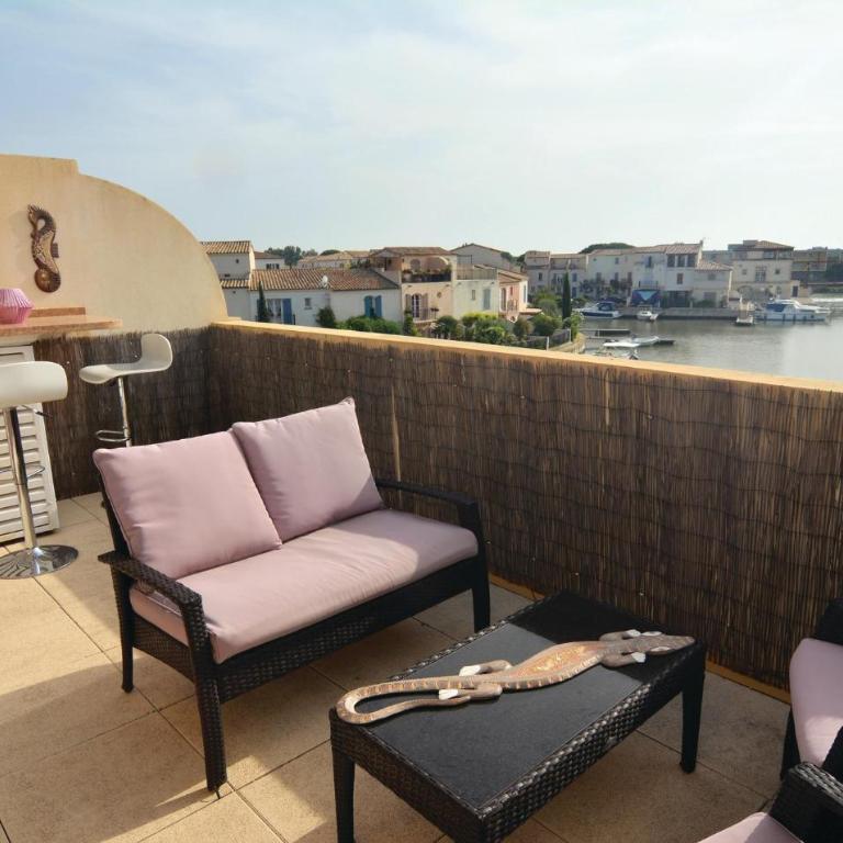 Belle Maison À Aigues-Mortes Avec Vue Sur La Mer - Maison de Vacances 3 Chambres - 13