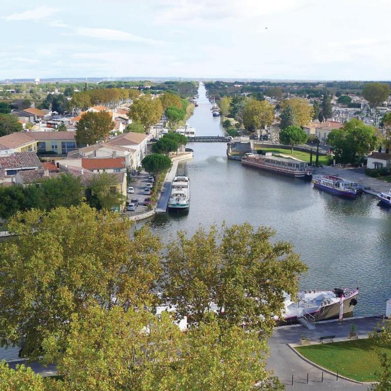 Belle Maison À Aigues-Mortes Avec Vue Sur La Mer - Maison de Vacances 3 Chambres - 29