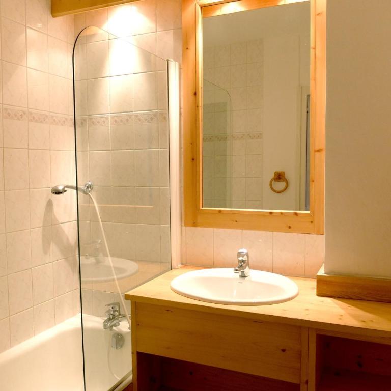 Studio rénové avec balcon, skis aux pieds, animaux acceptés - FR-1-502-496 - Studio - 3