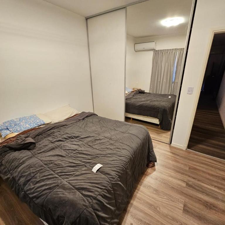 Departamento amoblado con balcón y cochera en la entrada de escobar - Apartamento de 1 dormitorio - 2