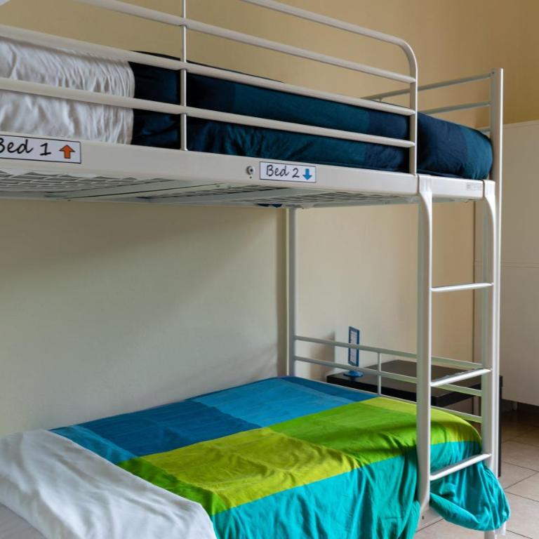 Hostel Pisa Tower - Posto Letto in Dormitorio Misto con 4 Letti - 5