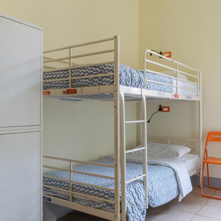 Hostel Pisa Tower - Posto Letto in Dormitorio Femminile per 4 Persone - 7