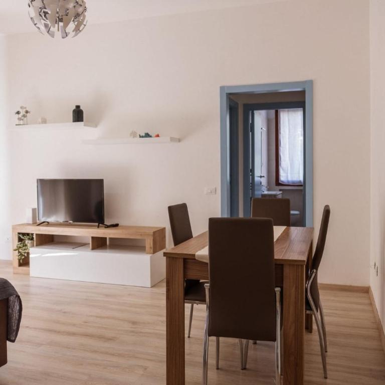 Appartamento con parcheggio e Aria Condizionata - Appartamento con 1 Camera da Letto - 2