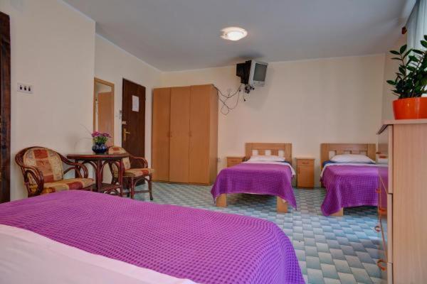 Best Location Old Town Budva Rooms - Family Room 2 - 2