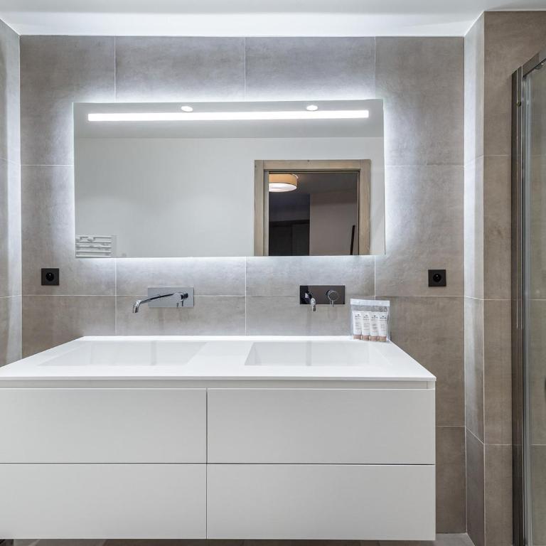 Appartement moderne avec cheminée et parking à Méribel - FR-1-565-62 - Appartement - 11