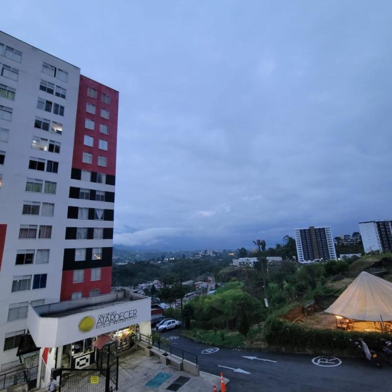 Comodo Apartaestudio al Norte de Armenia, con Parqueadero de Carro, en la salida a Salento y Filandia! - Apartamento de 1 dormitorio - 52