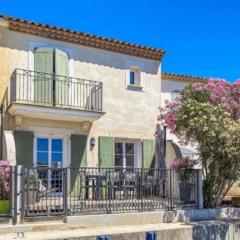 Superbe Maison À Aigues-Mortes - Maison de Vacances 3 Chambres - 10