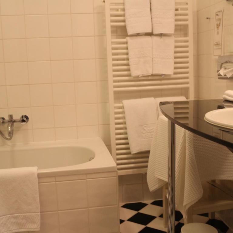 Hotel Seeschlößl Velden - Doppel-/Zweibettzimmer mit Seeblick - 5