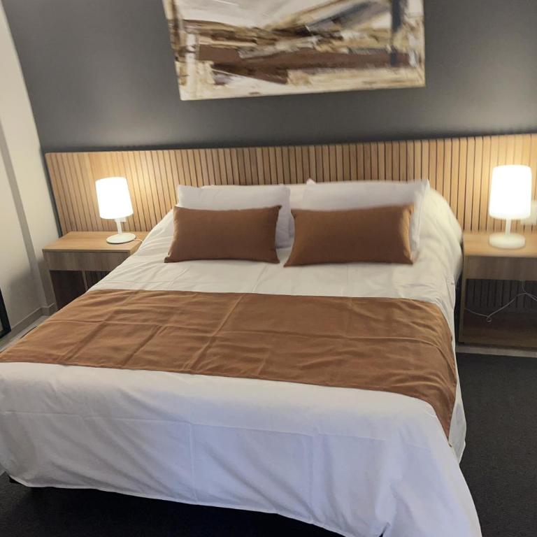 Urban Suites Oliva - Deluxe Queen Room - 2