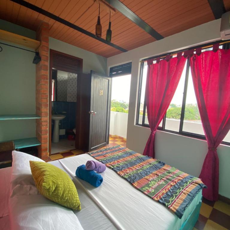 Havana Hostel Cali & Dance School - Habitación Doble con vistas a la montaña - 14
