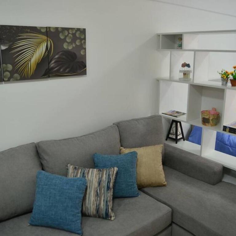 Departamento ideal para tu paso por Buenos Aires - Estudio con cama extragrande y sofá cama - 2