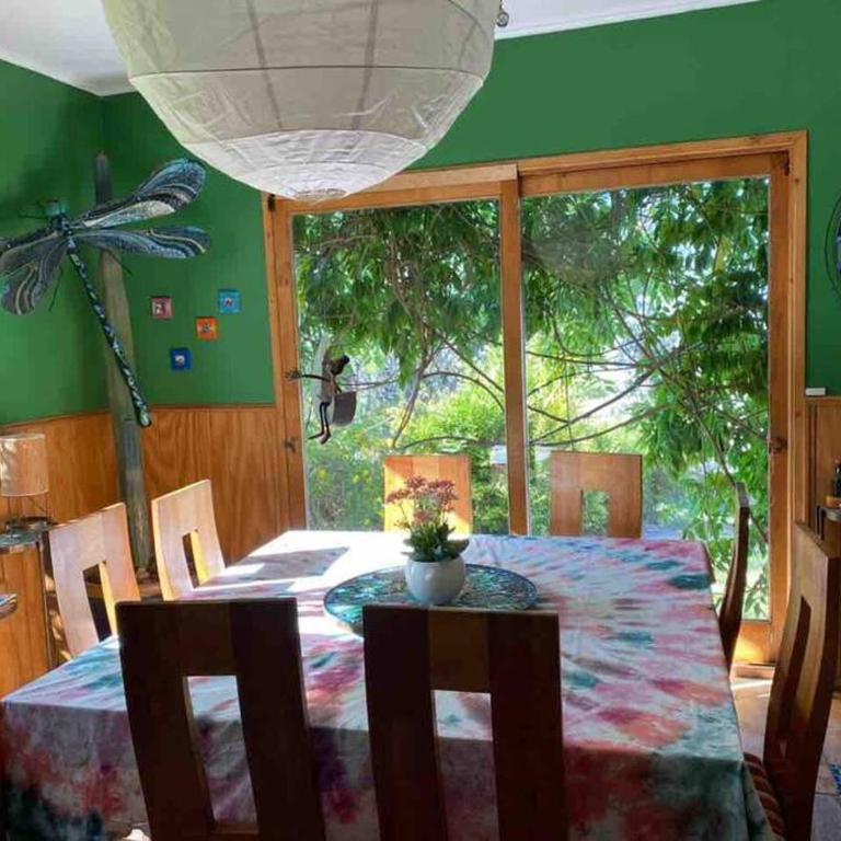 Casa amplia y luminosa de 300m2 en terreno 3000 m2 - Casa de 5 dormitorios - 20