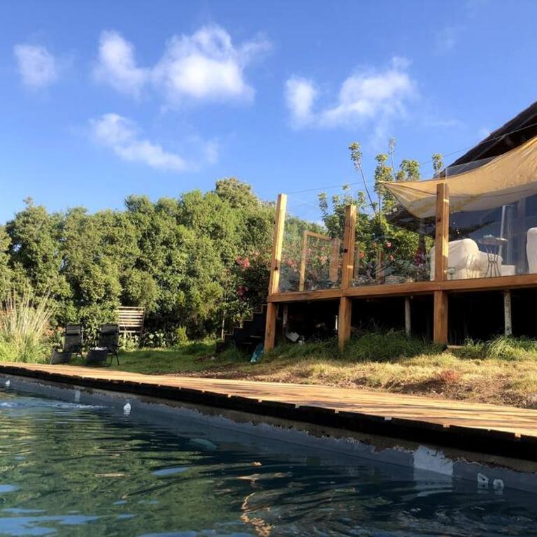 Casa amplia y luminosa de 300m2 en terreno 3000 m2 - Casa de 5 dormitorios - 6