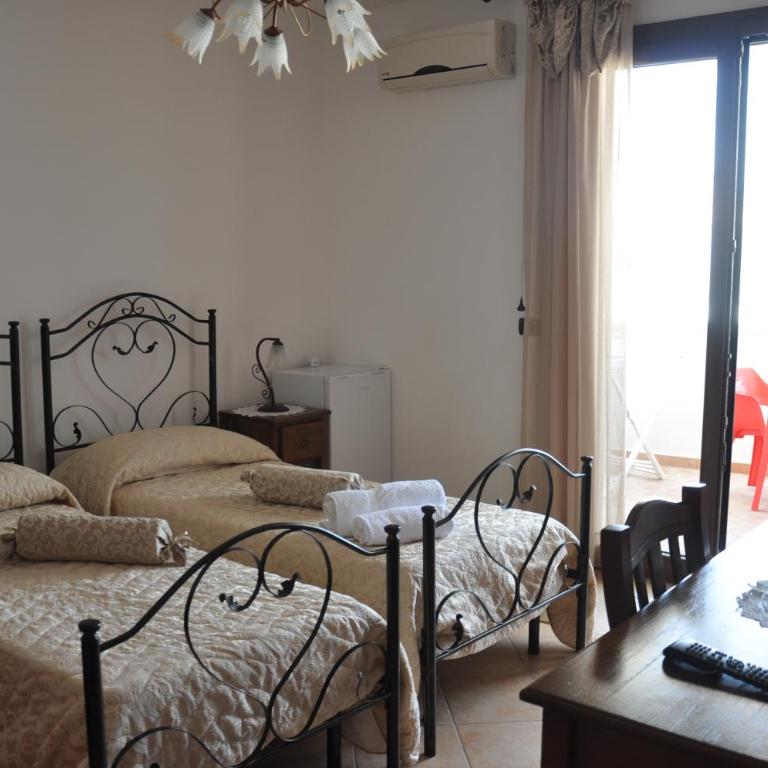 B&B Magic Holiday - Camera Doppia con Letti Singoli con Bagno - 6