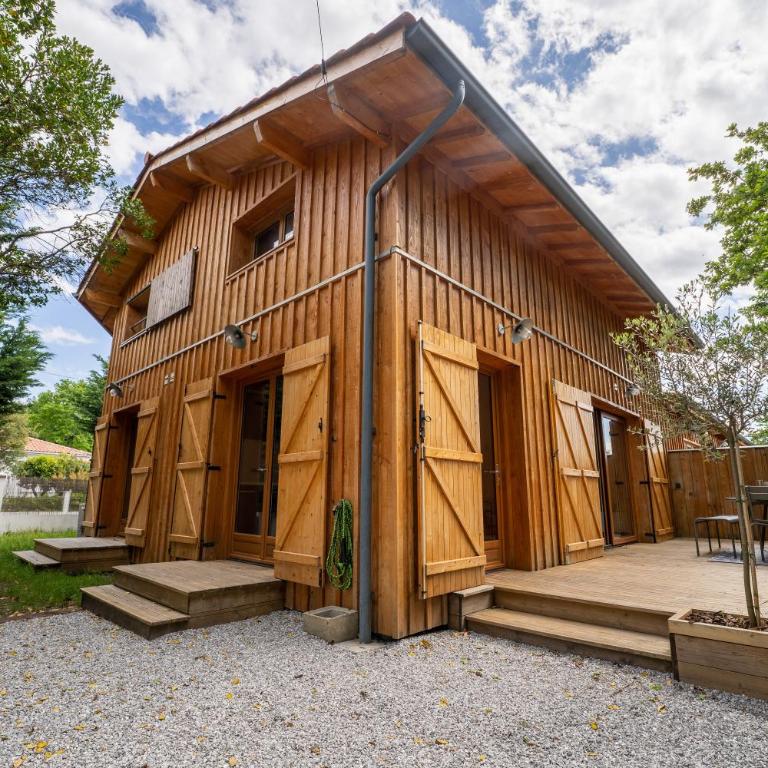 Wood house - Maison bois atypique à Andernos - Three-Bedroom House - 1