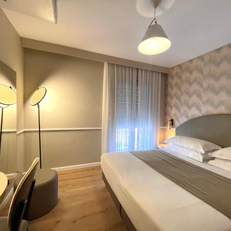 Hotel Restaurant Christophe Colomb - Grande Chambre Double - 10