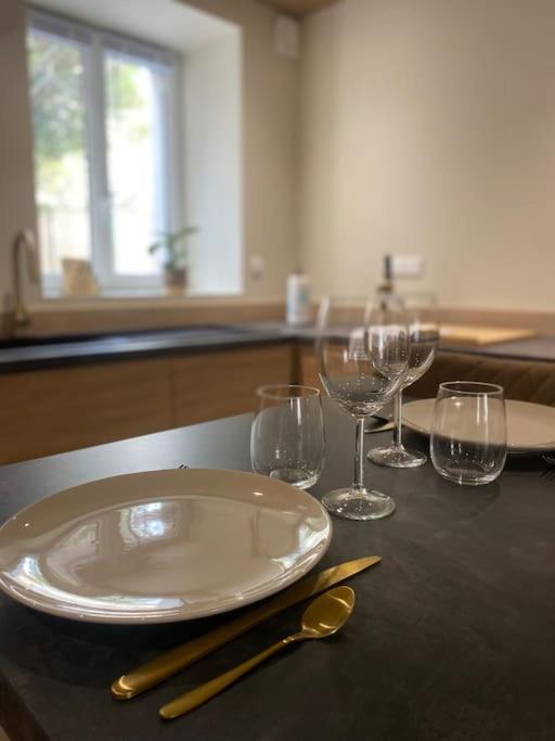 Maison 200m2- 9 chambres avec sdb - 16-18 personnes - séminaire-Proche Centre-Ville-Gare et Arena-terrasse - Maison de Vacances - 10
