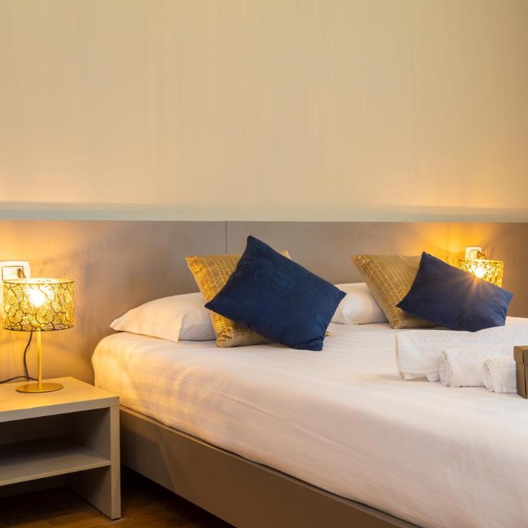 Martini Suite - Quadruple Room with Balcony - 2
