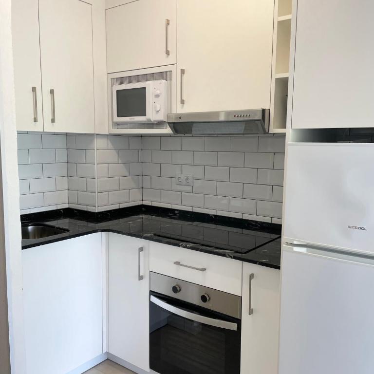 Apartamento céntrico con piscina - Apartamento de 1 dormitorio - 3